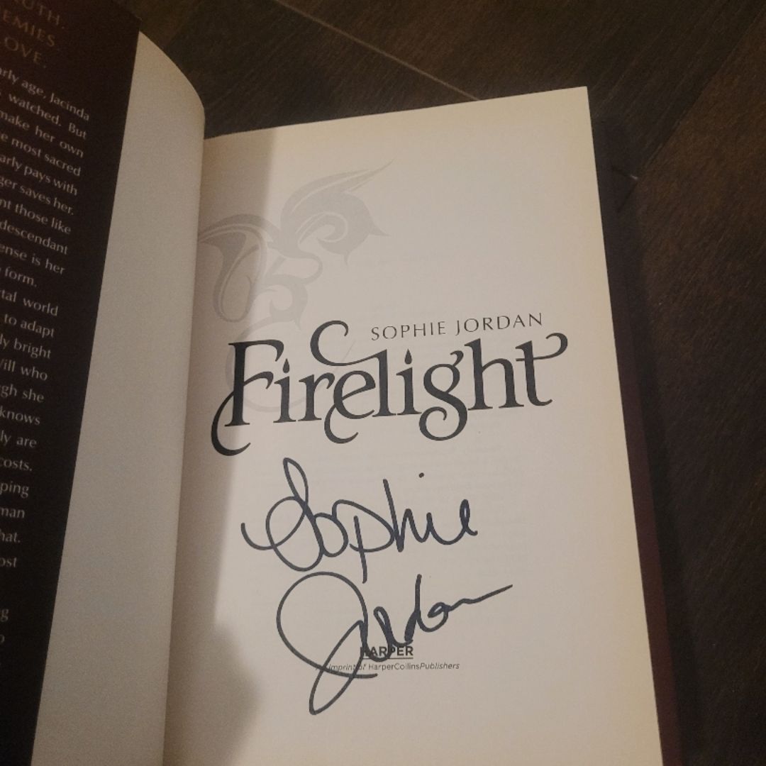 SIGNED Firelight by Sophie Jordan, Hardcover | Pangobooks