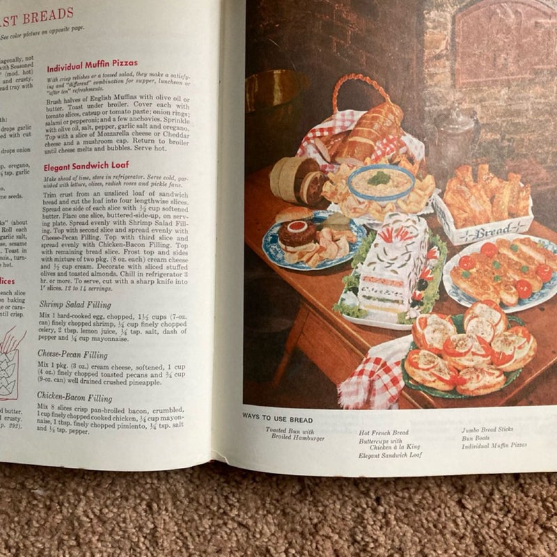 2 vintage cookbooks bundle