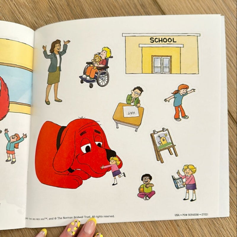 Clifford Goes to Kindergarten