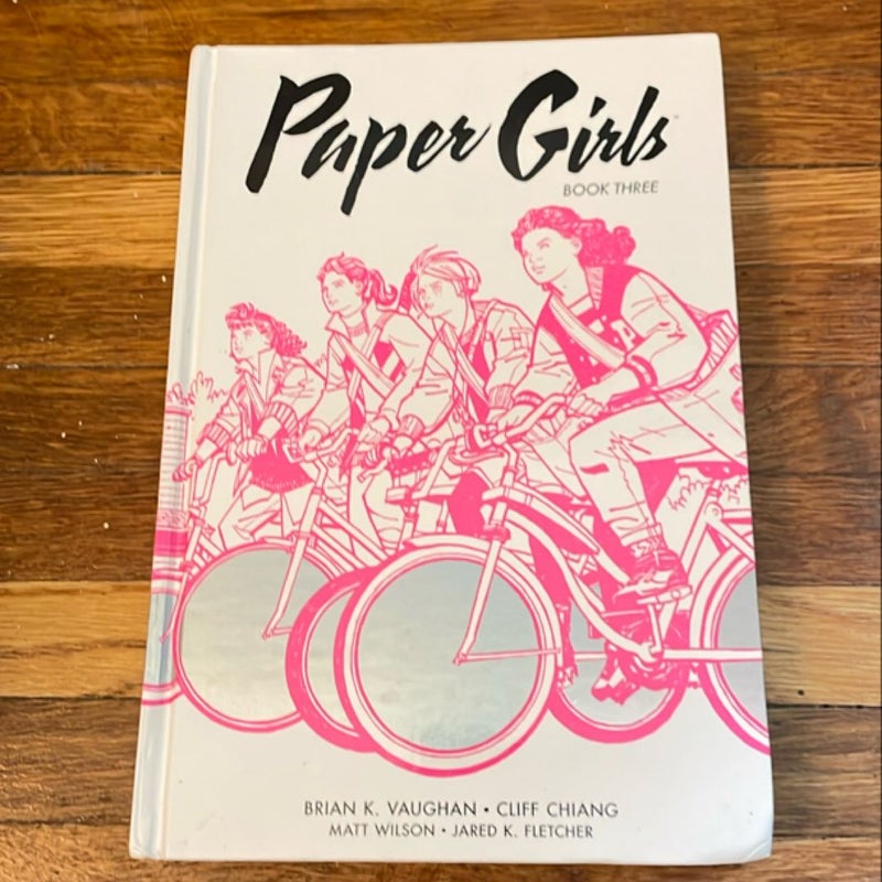 Paper Girls Deluxe Edition, Volume 3