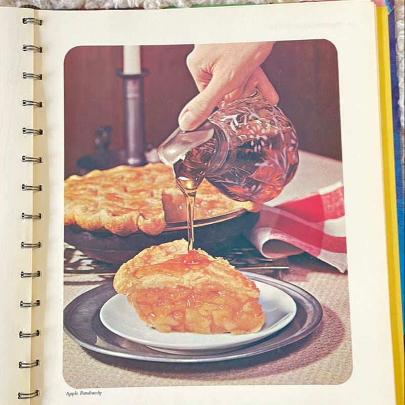 Betty Crocker’s Pie and Pastry Cookbook 