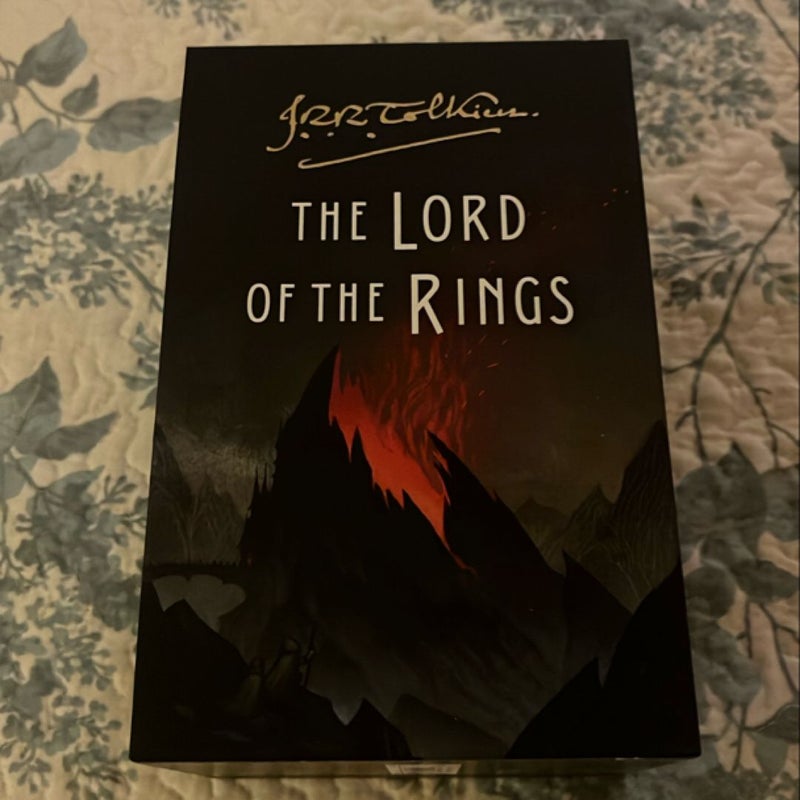 The Lord of the Rings 3-Book Paperback Box Set