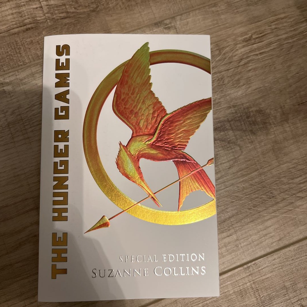 The Hunger Games Novel by Suzanne Collin (Farsi) - ShopiPersia