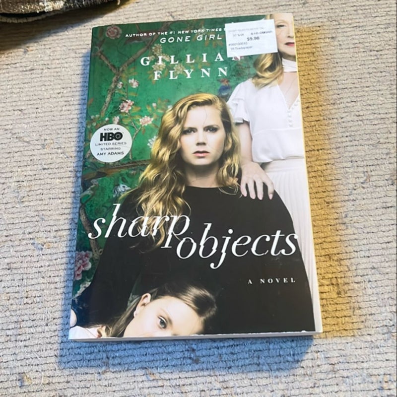 Sharp Objects (Movie Tie-In)