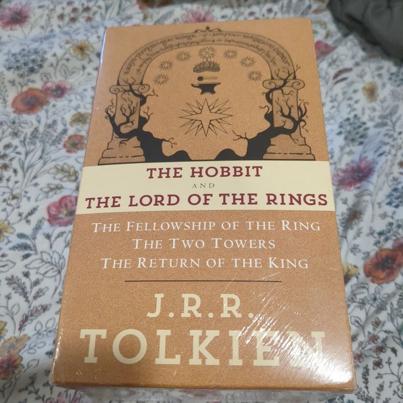 J. R. R. Tolkien 4-Book Boxed Set: the Hobbit and the Lord of the Rings