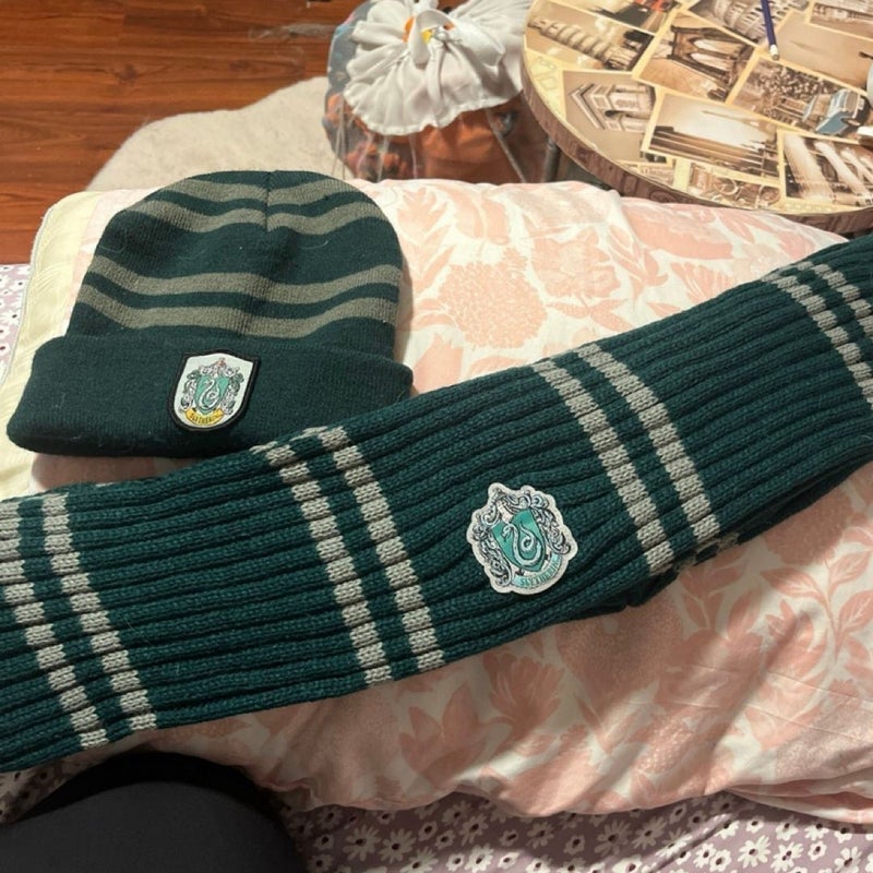 Harry Potter Slytherin Hat and Scarf 