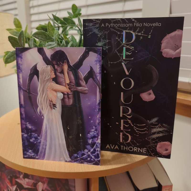 Devoured by Ava Thorne, Paperback | Pangobooks