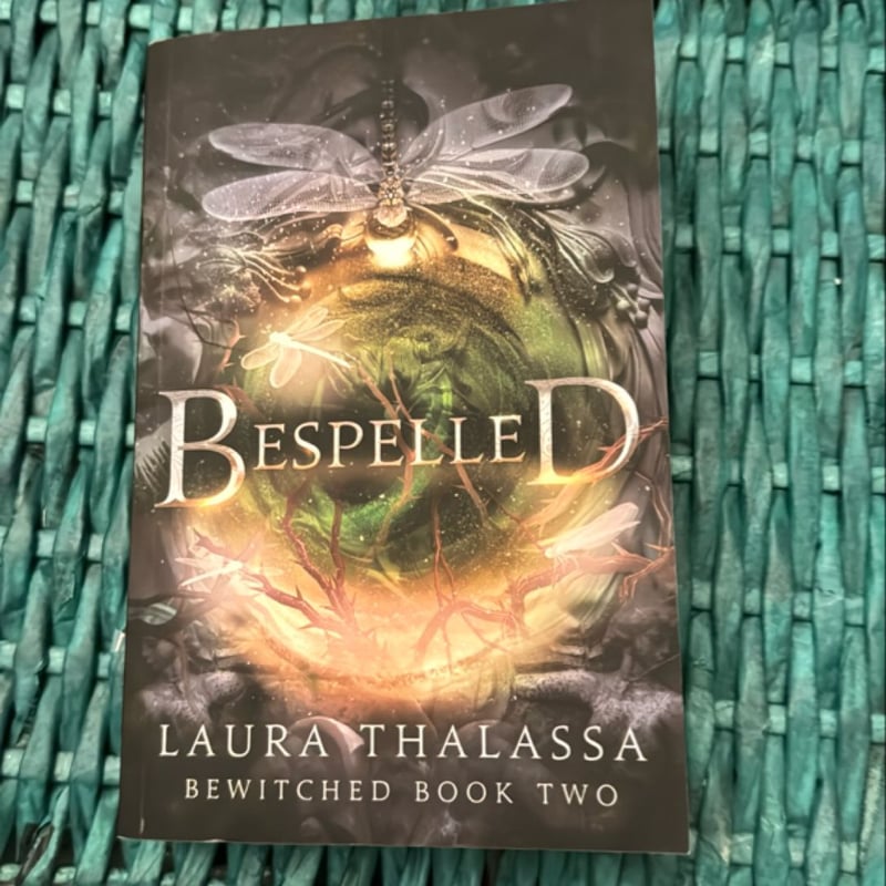 Bespelled by Laura Thalassa, Paperback | Pangobooks