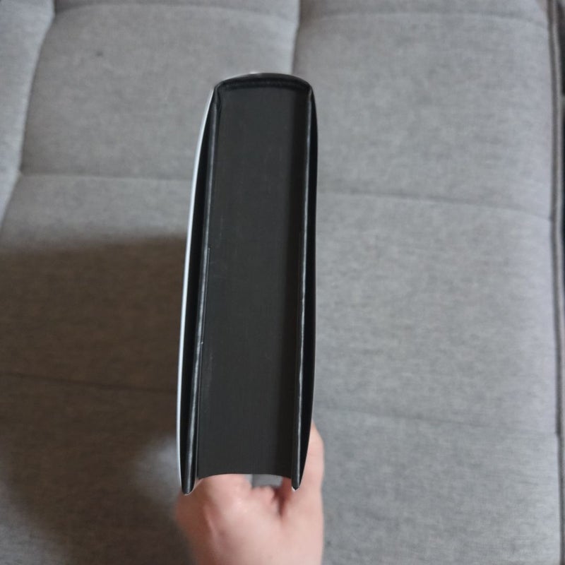 Onyx Storm (First Edition)