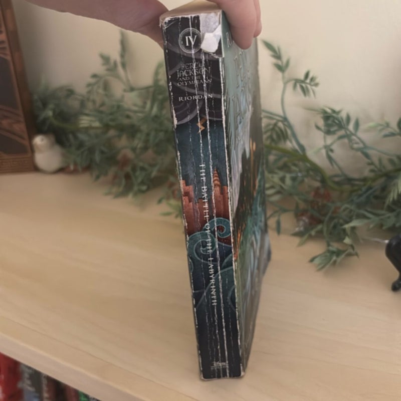 Percy Jackson and the Olympians, Book Four the Battle of the Labyrinth (Percy Jackson and the Olympians, Book Four)
