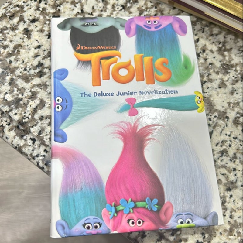 Trolls: the Deluxe Junior Novelization (DreamWorks Trolls)