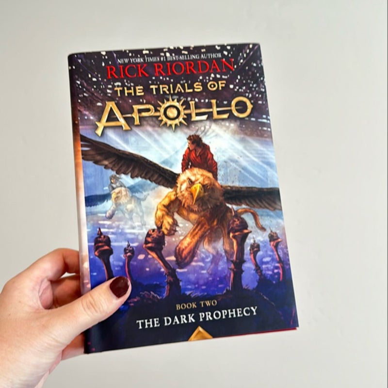 Trials of Apollo, the Book Two the Dark Prophecy (Trials of Apollo, the Book Two)