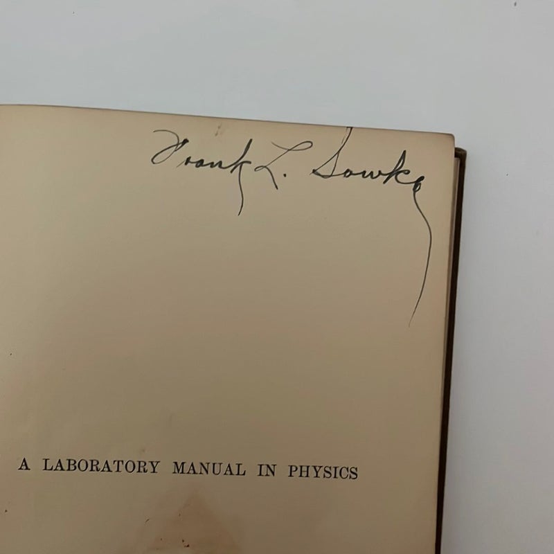 Vintage Laboratory Manual in Physics Black