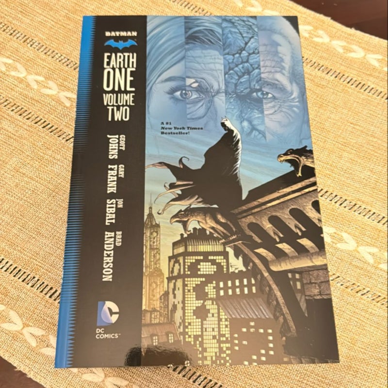 Batman: Earth One Vol. 2