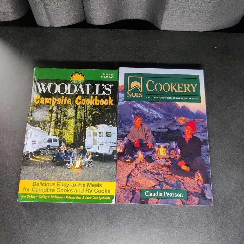 2 Outdoor Cooking Guides by , Paperback | Pangobooks