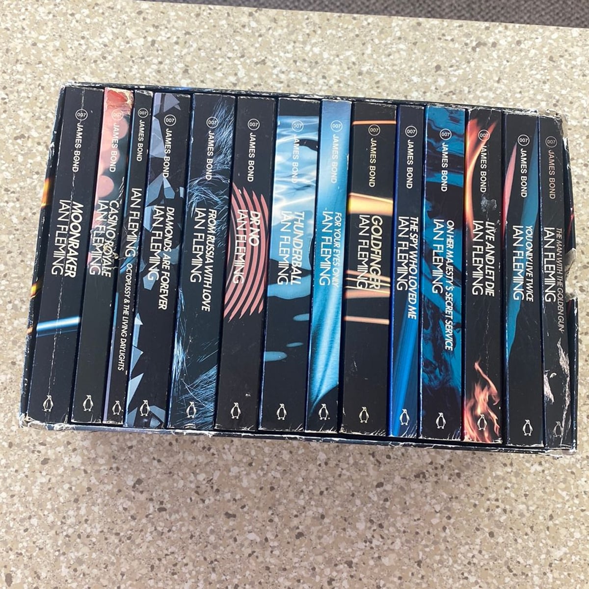 James Bond 007 gift set by Ian Fleming , Hardcover | Pangobooks