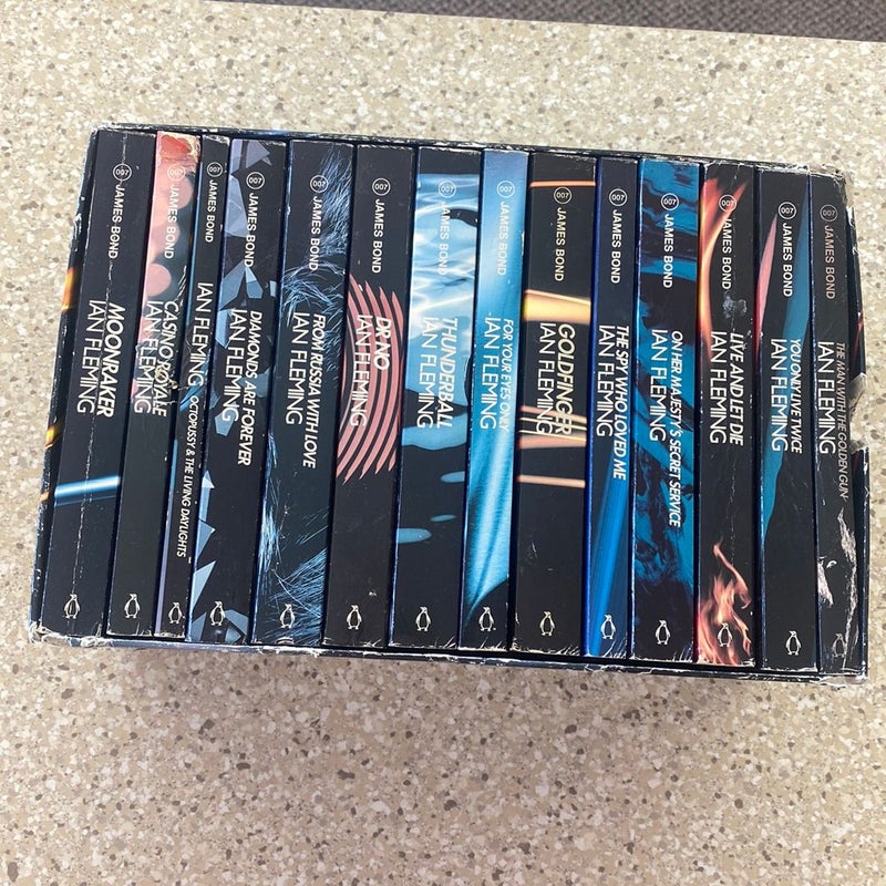 James Bond 007 gift set by Ian Fleming , Hardcover | Pangobooks