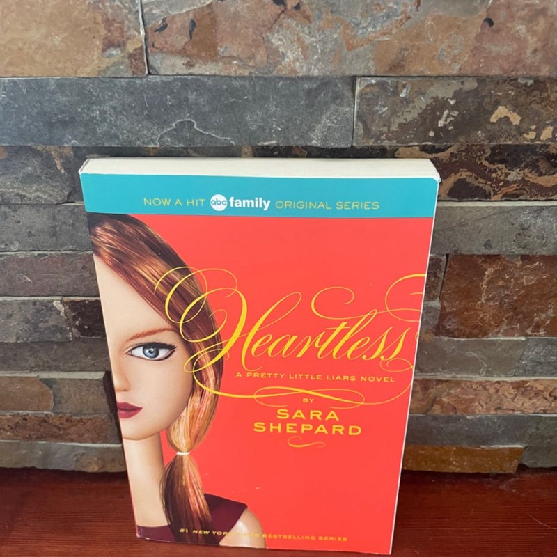 Pretty Little Liars #7: Heartless