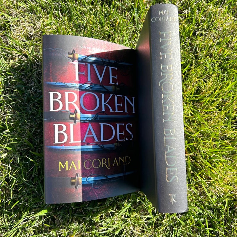 Five Broken Blades (Deluxe Limited Edition)