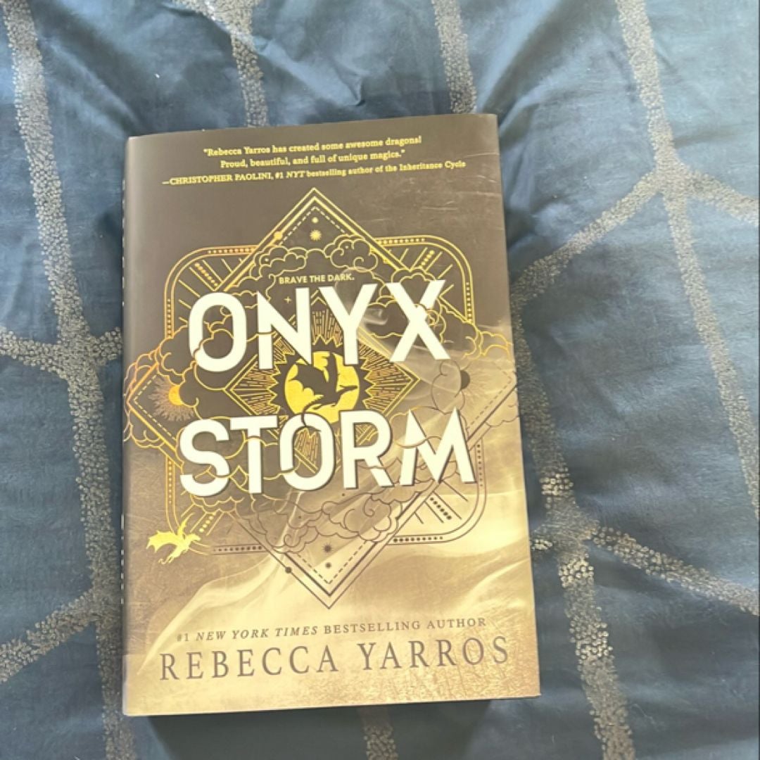 Onyx Storm (Standard Edition)