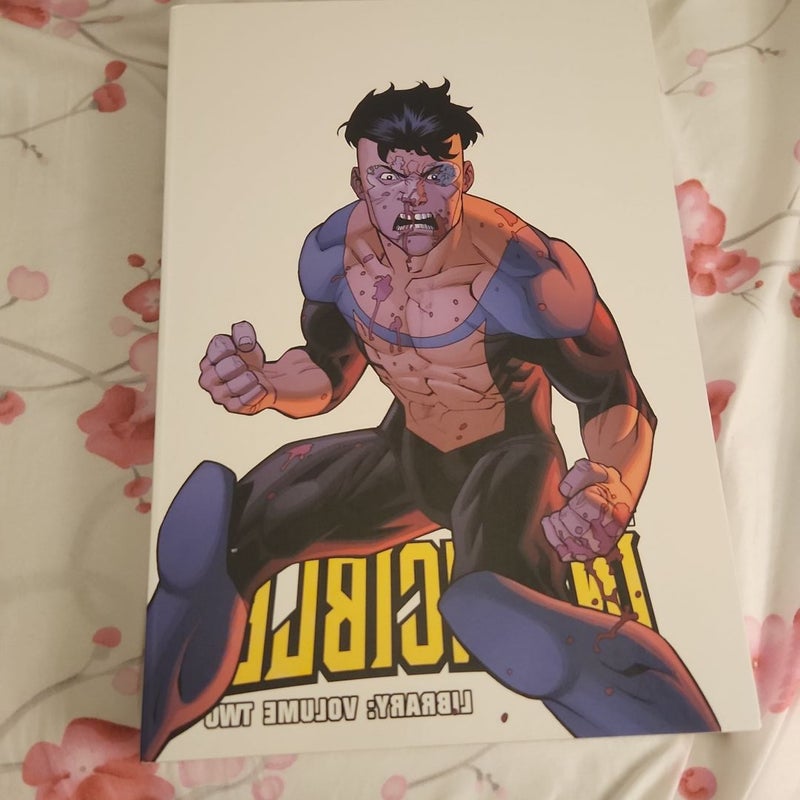 Complete Invincible Library Edition Volume 2