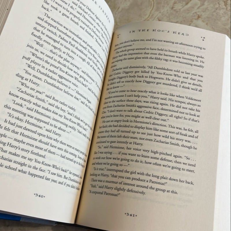 Harry Potter and the Order of the Phoenix (Harry Potter, Book 5)