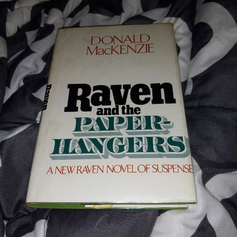 Raven and the paper hangers