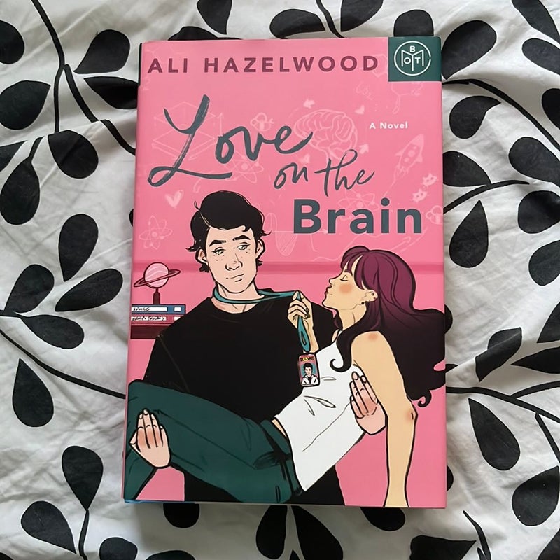 Love on the Brain by Ali Hazelwood, Hardcover | Pangobooks