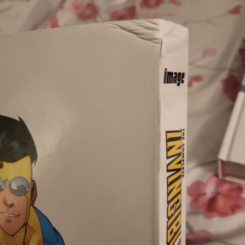 Complete Invincible Library Edition Volume 2