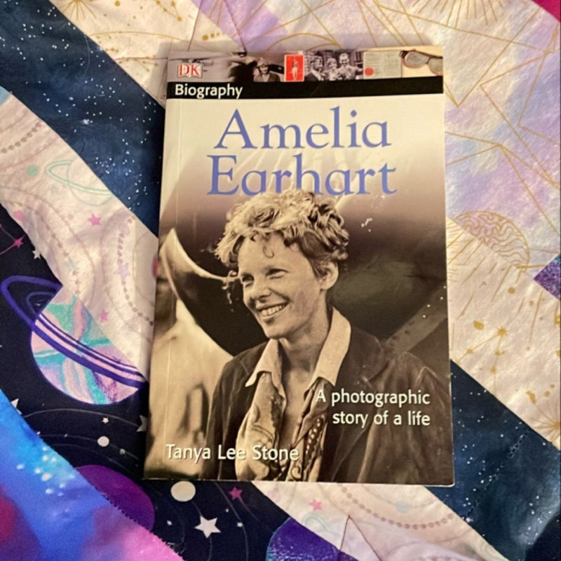 DK Biography: Amelia Earhart