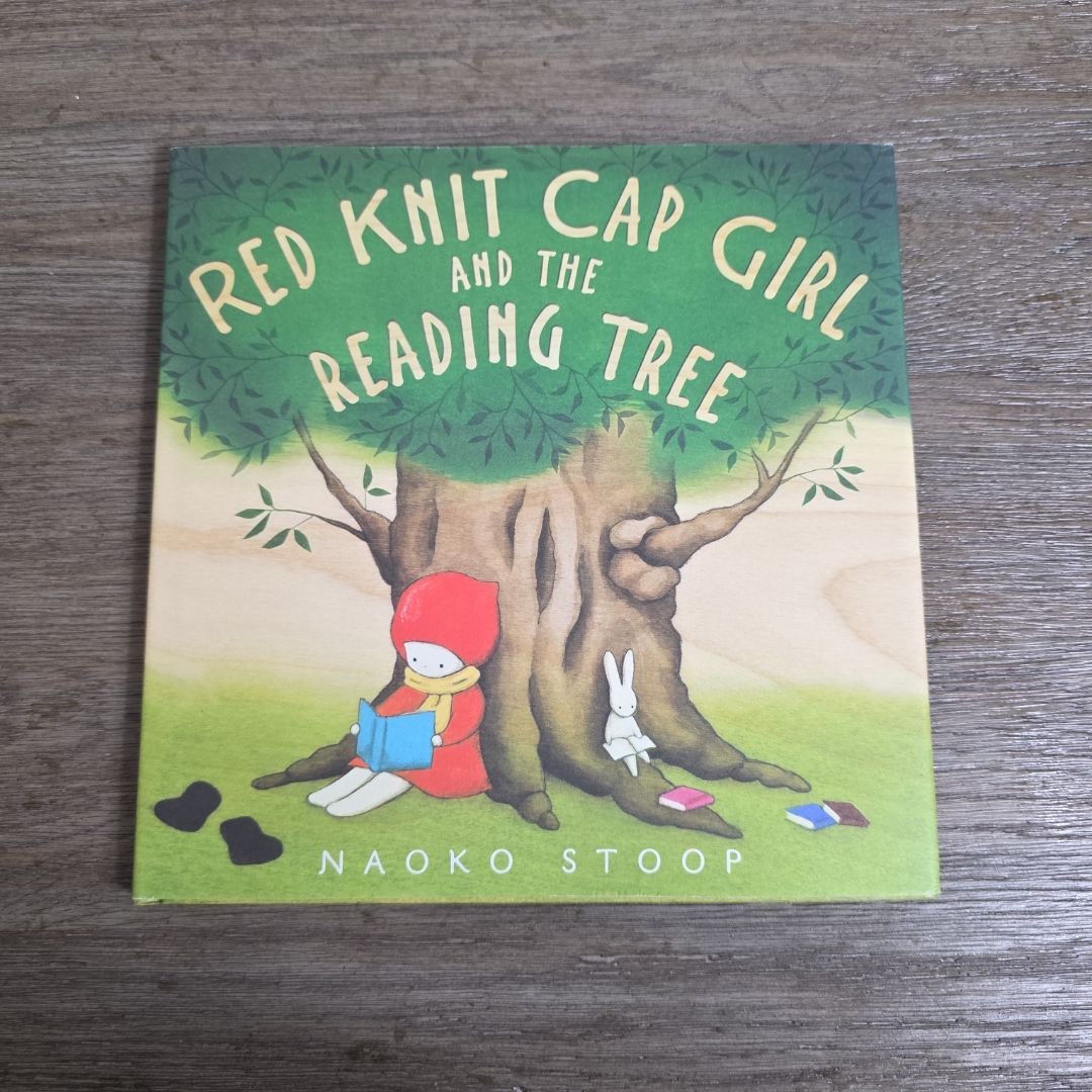 Red Knit Cap Girl and the Reading Tree