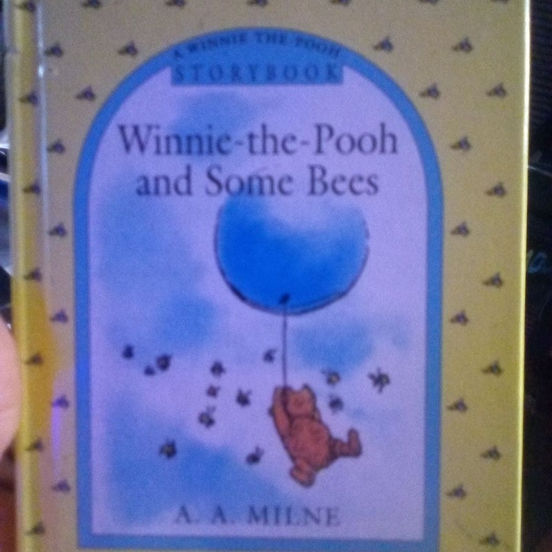 Winnie-the-Pooh and Some Bees Jewelry Book