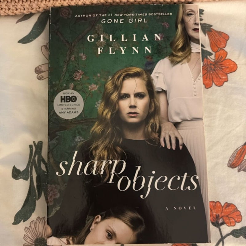 Sharp Objects (Movie Tie-In)
