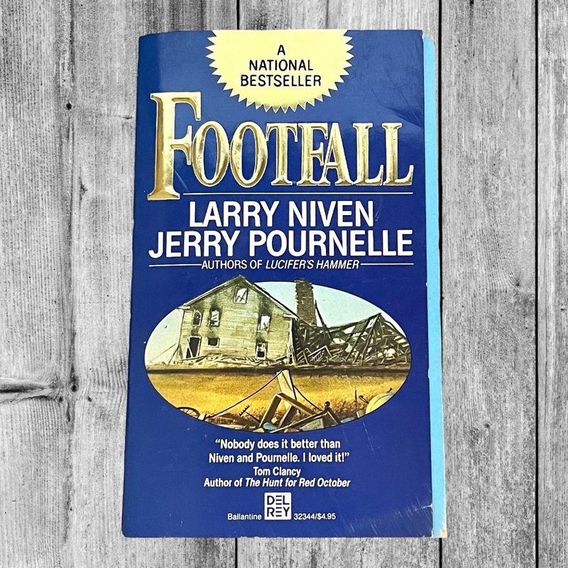 Footfall by Larry Niven; Jerry Pournelle, Paperback | Pangobooks