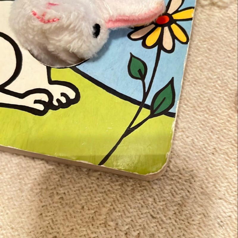 Little Bunny: Finger Puppet Book