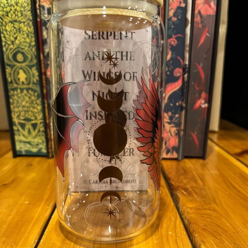 The Serpent and the Wings of Night glass tumbler include skull straws