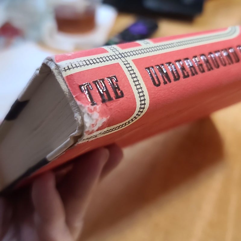 The Underground Railroad (Pulitzer Prize Winner) (National Book Award Winner) (Oprah's Book Club)