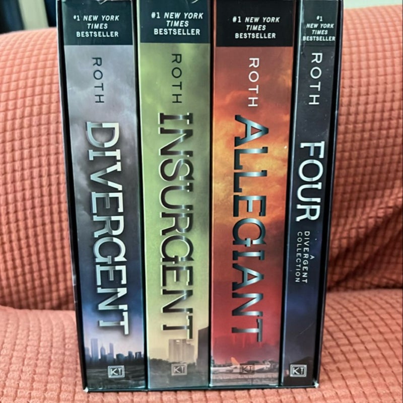 Divergent Series Four-Book Paperback Box Set