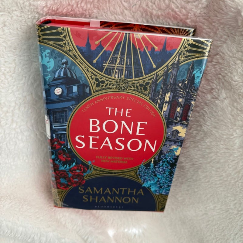 The Bone Season (SIGNED, sprayed edges)
