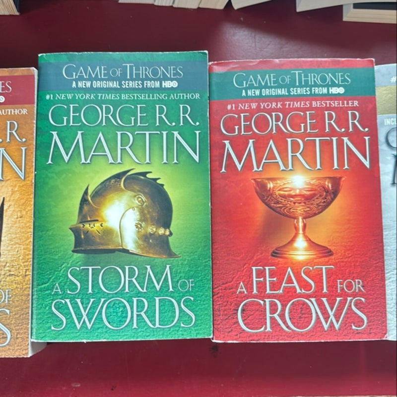 5 Book Set: Game of Thrones clash of Kings, storm of swords, feast of crows dance of dragons