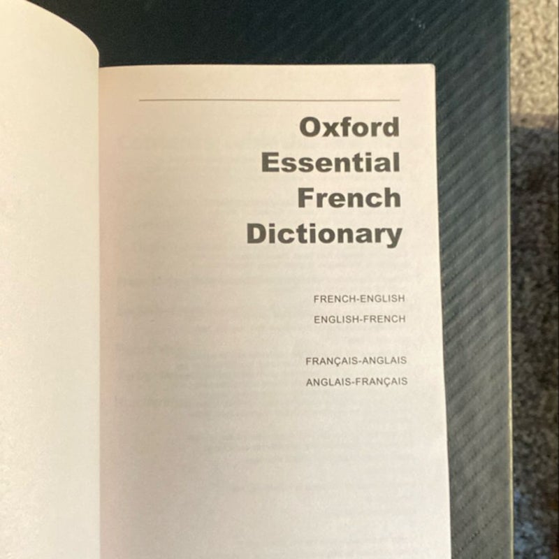 Oxford Essential French Dictionary