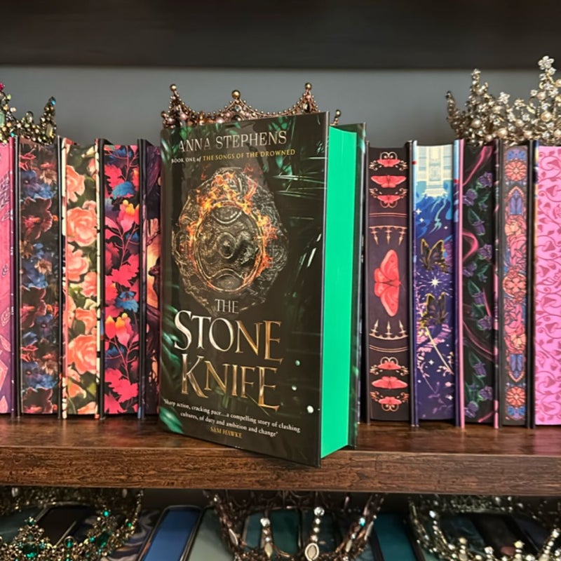 The Stone Knife (the Songs of the Drowned, Book 1)