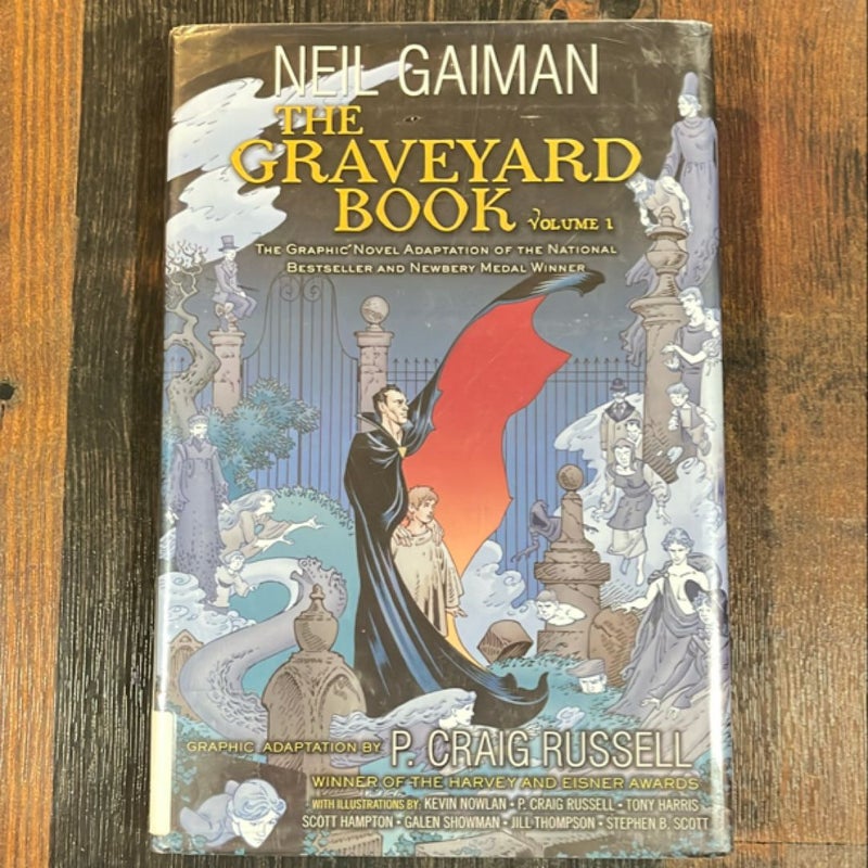 The Graveyard Book Graphic Novel: Volume 1