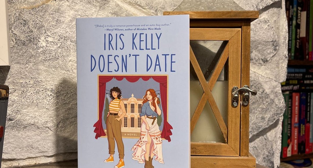 Iris Kelly Doesn't Date (Paperback)