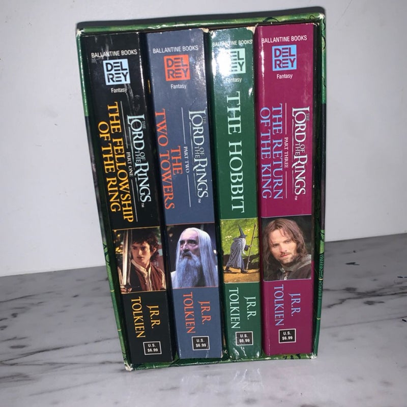 The Lord Of The Rings JRR Tolkien Box Set 4 Books (2001, Paperback) vintage book set The Two Towers