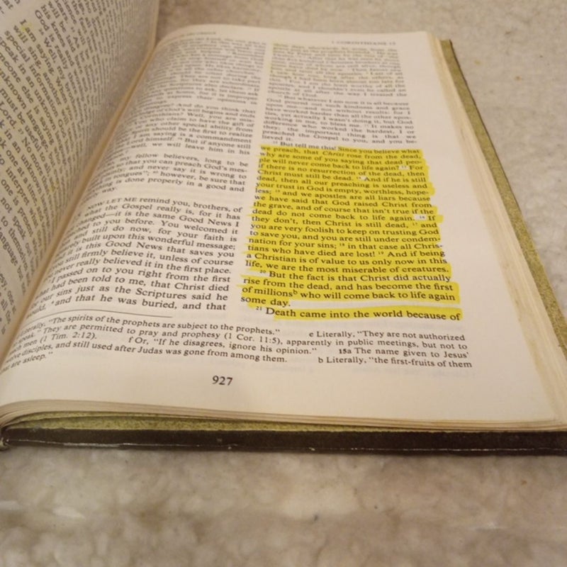 The Living Bible Paraphrased  VINTAGE 1971