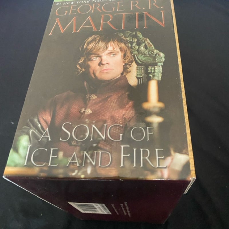George R. R. Martin's a Game of Thrones 5-Book Boxed Set (Song of Ice and Fire Series)