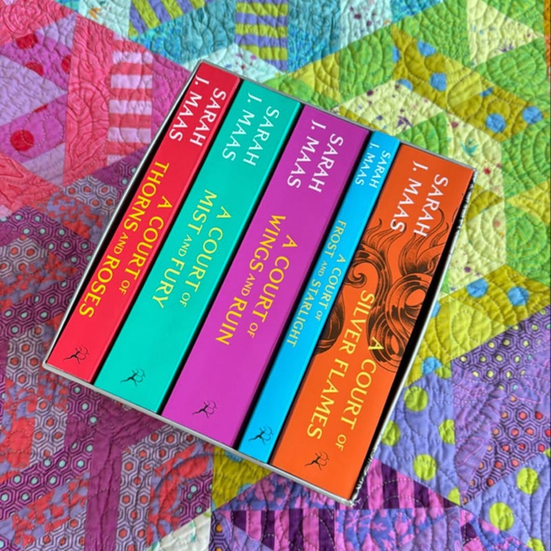 A Court of Thorns and Roses Paperback Box Set (5 Books)