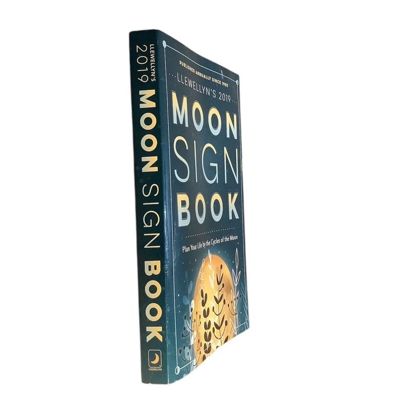 Llewellyn's 2019 Moon Sign Book