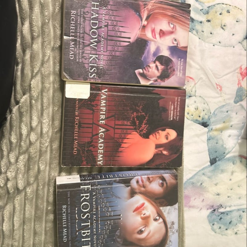 Vampire Academy BOOKS 1-3. Frostbite and Shadow Kiss